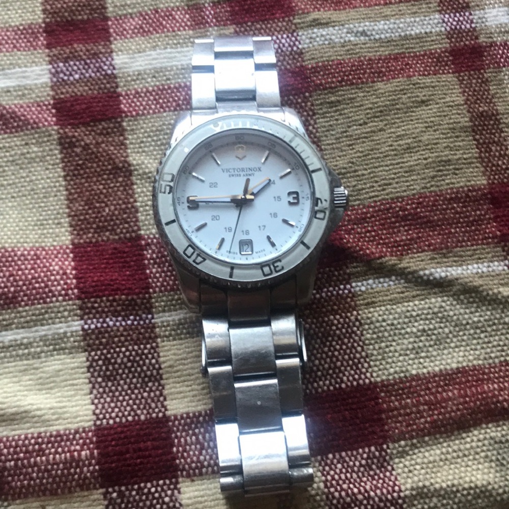 VICTORINOX SWISS ARMY WATCH